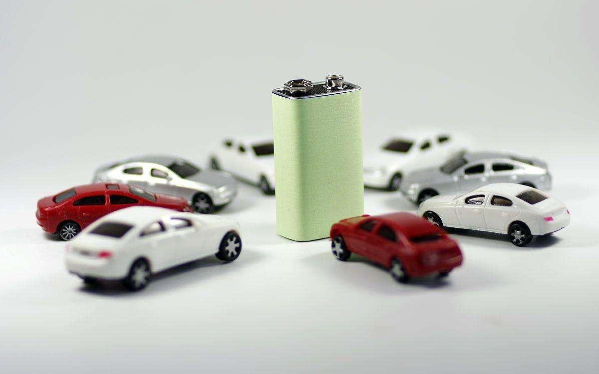 電車比油車能省多少錢?一年夠買臺(tái)手機(jī)了